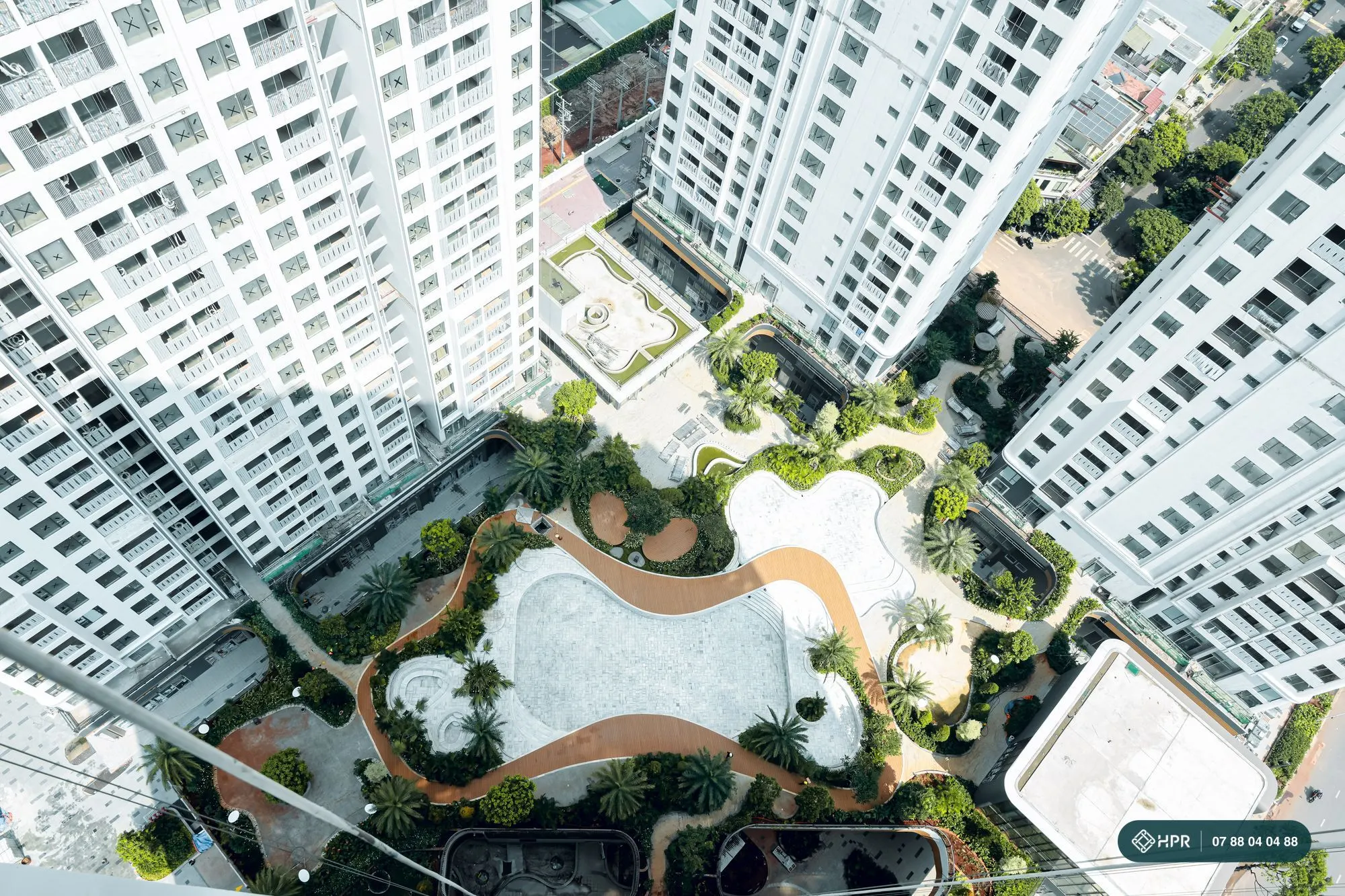 2026年6月撮影 Green Skyline 3階のプールと公園