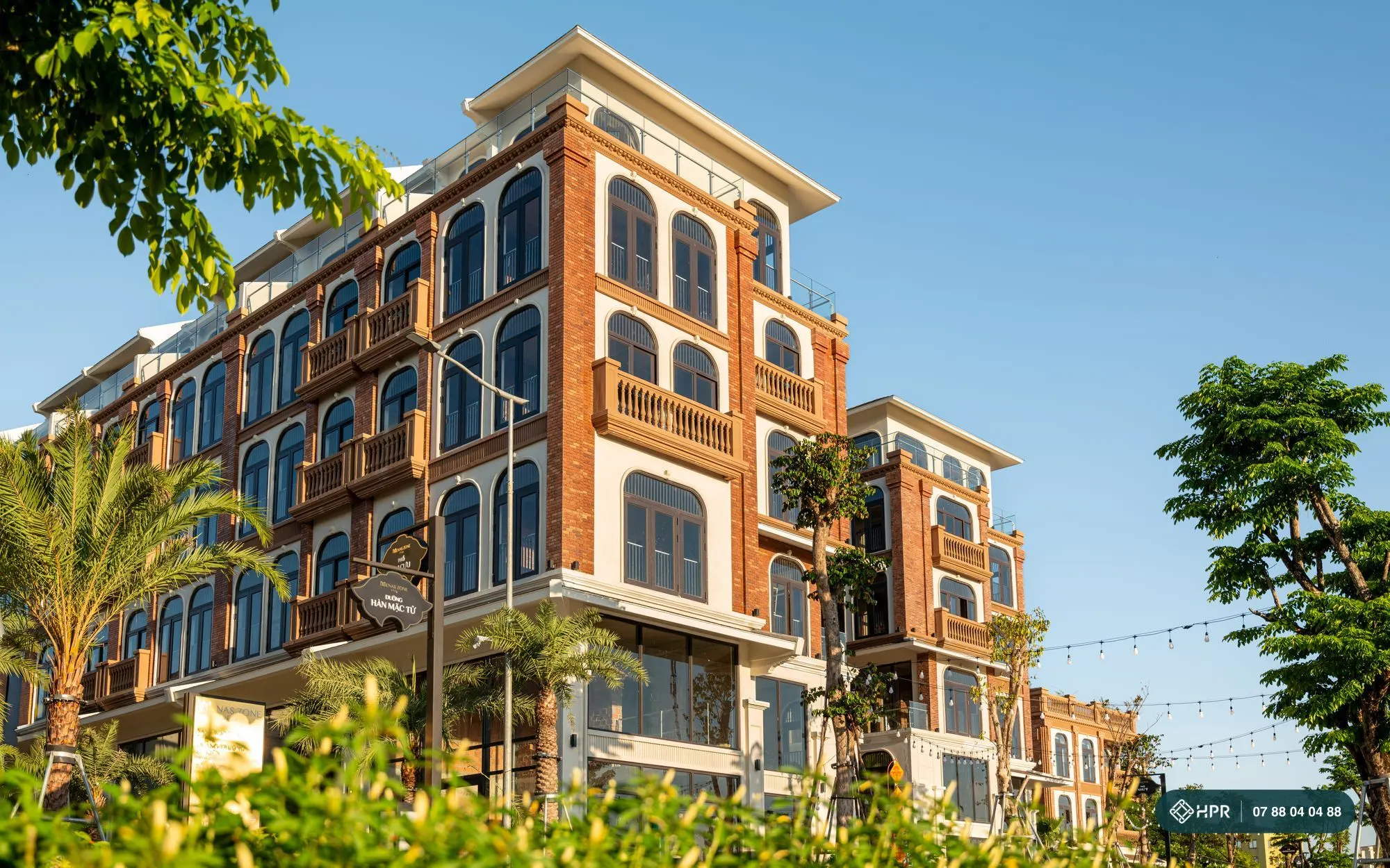 Nhà phố thương mại góc đường Hàn Mặc Tử