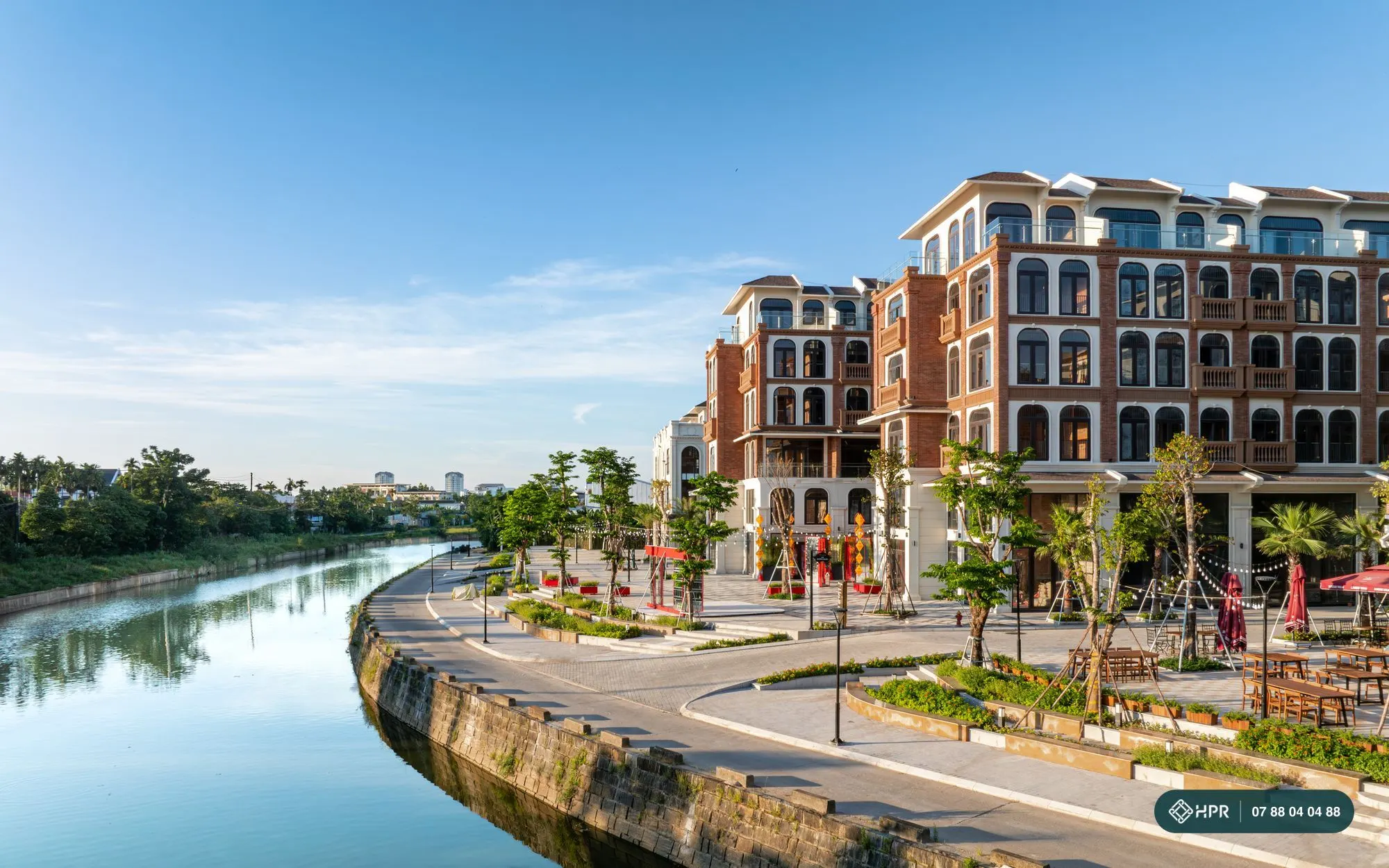 Quảng trường và đường dạo ven sông Như Ý tại Menas Zone Vỹ Dạ