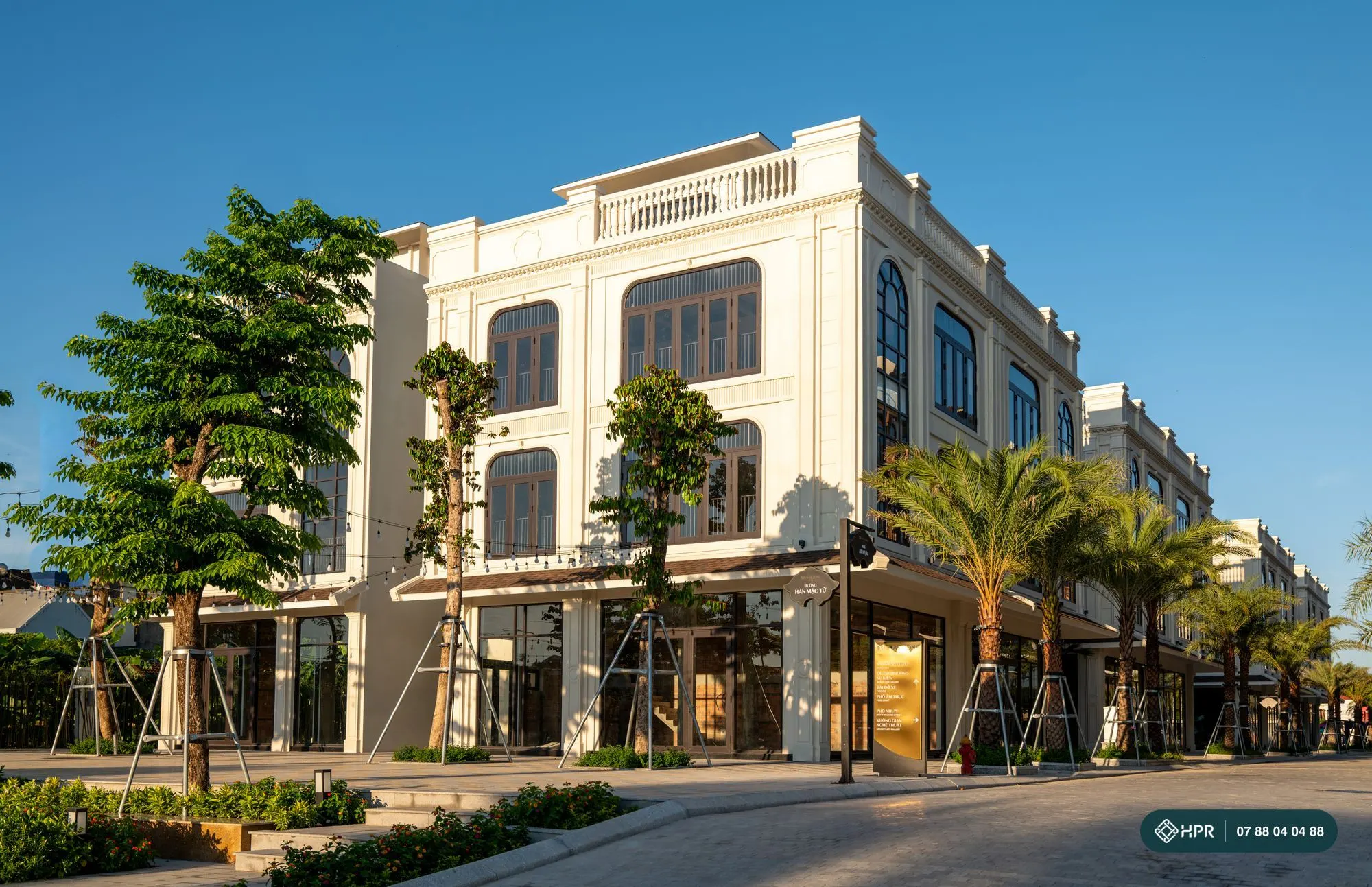 Mặt tiền nhà phố thương mại