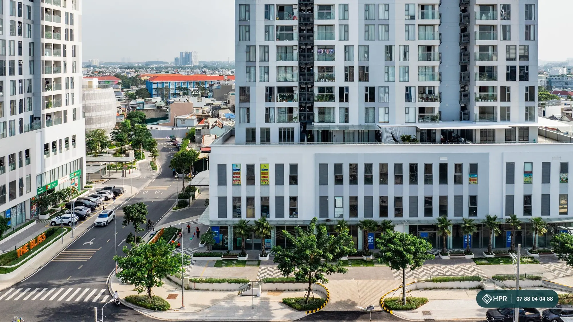 Urban Green: khối đế shophouse và Đường số 6 nhìn từ trên cao, ảnh thực tế