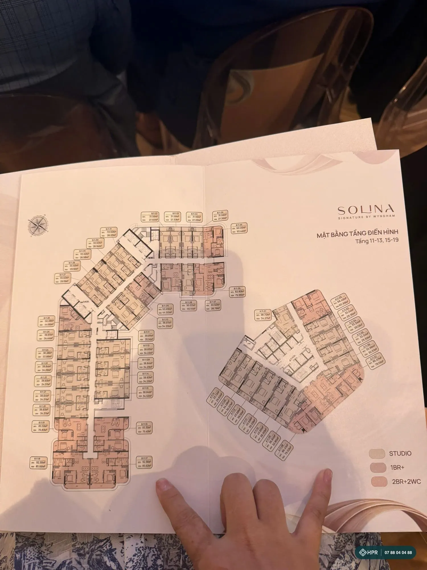 Mặt bằng tầng điển hình tầng 11–13, 15–19 của Solina Signature by Wyndham với 2 khối A và B, chia màu Studio, 1BR+, 2BR+2WC